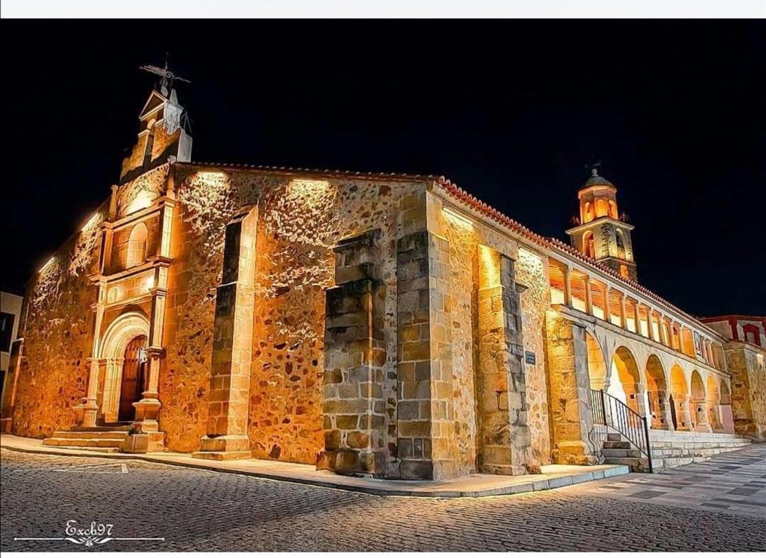 Casa Rural La Plaza Almoharin Exterior photo